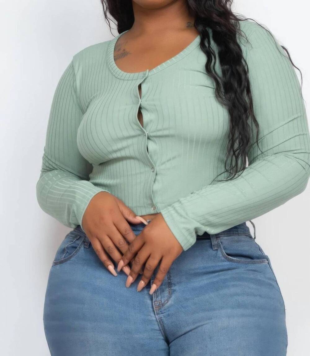 NEW CAPELLA button up cropped top - plus in green bay